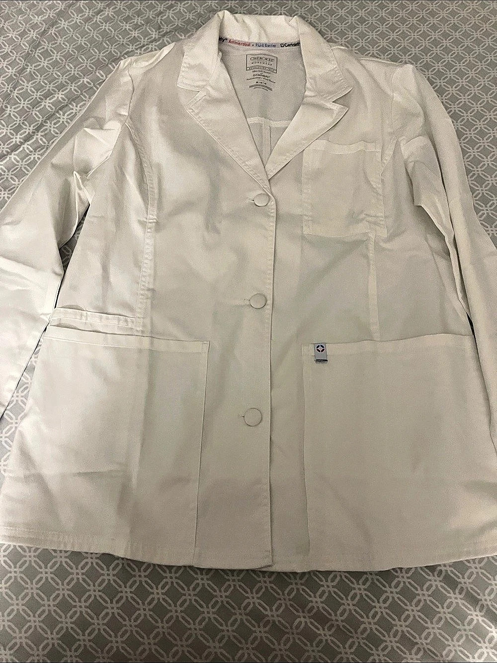 Cherokee Modern Classic White Lab Coat Size Medium NWT